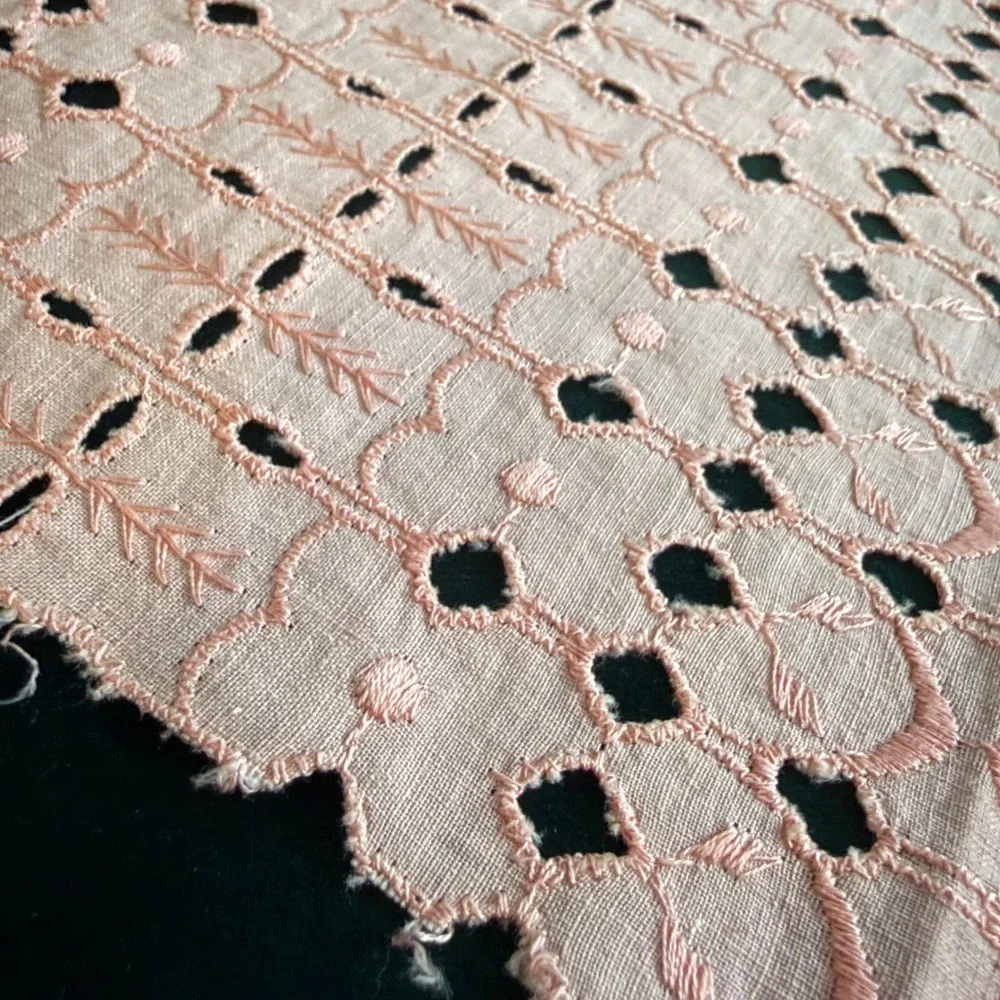 Vintage Pink Eyelet Lace Table Runner Dresser Scarf Scalloped Edge 12x32